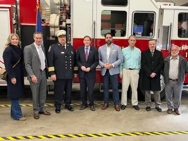 Blumenthal joined Wethersfield Fire Chief Brian Schroll to announce $384,045 in funding to support the purchase of new Self-Contained Breathing Apparatus (SCBA) units. 